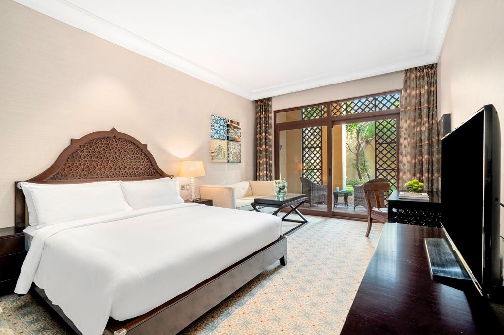 rooms-deluxe-room