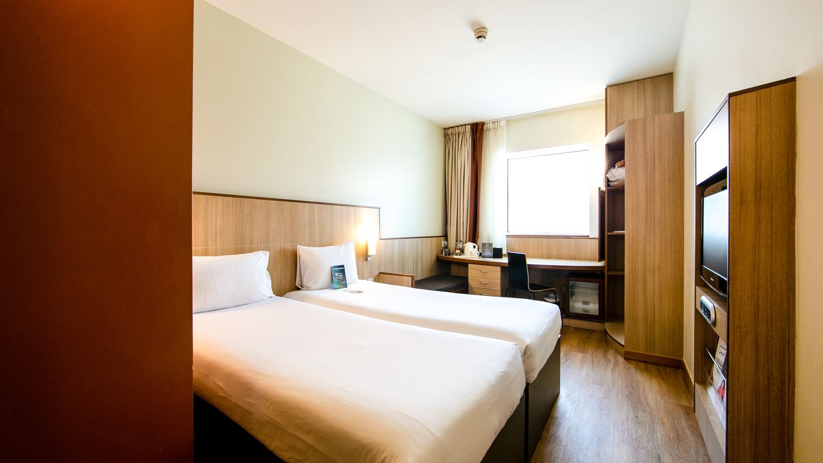 rooms-standard-room