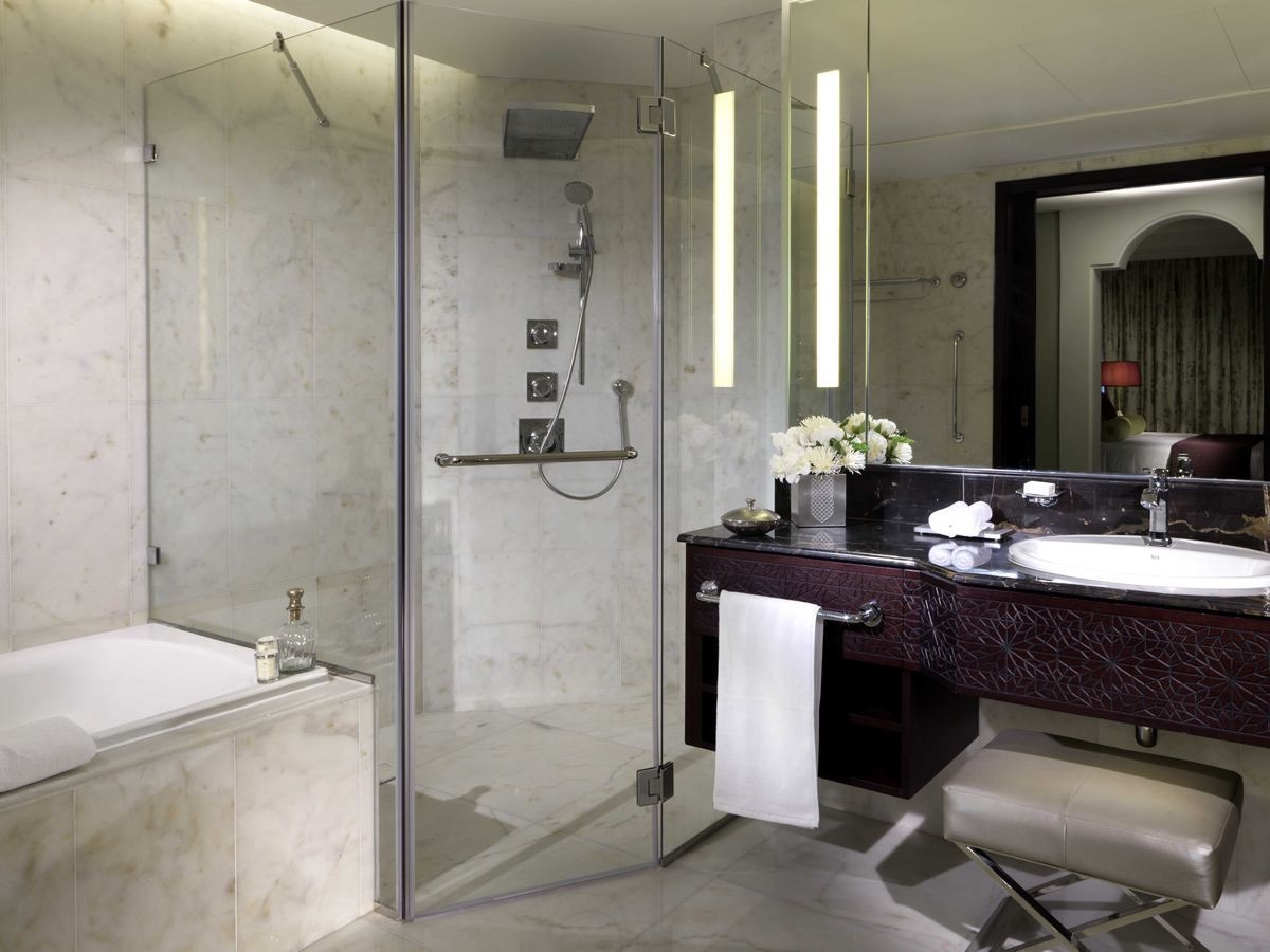 rooms-deluxe-suite