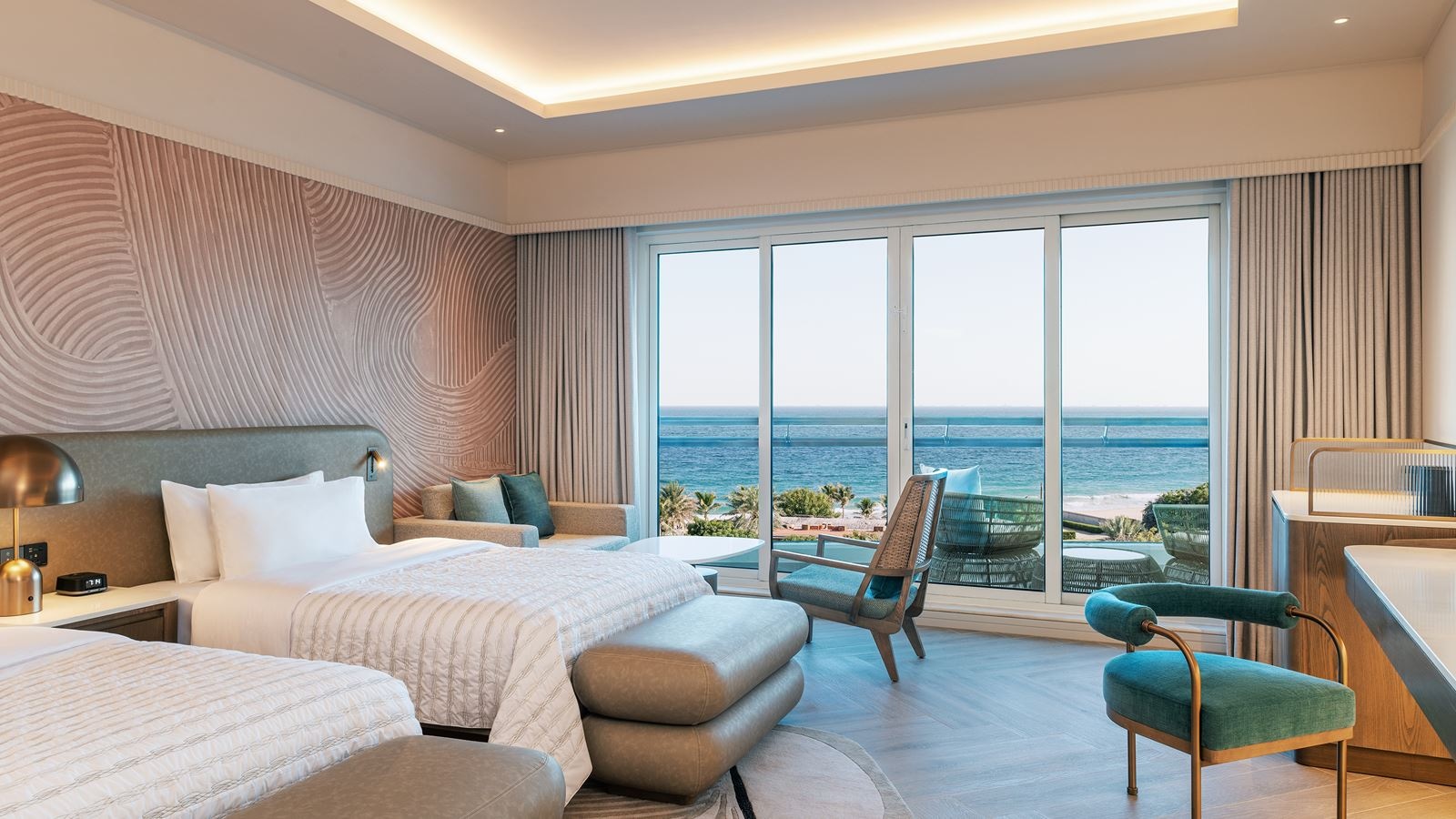 rooms-deluxe-club-room
