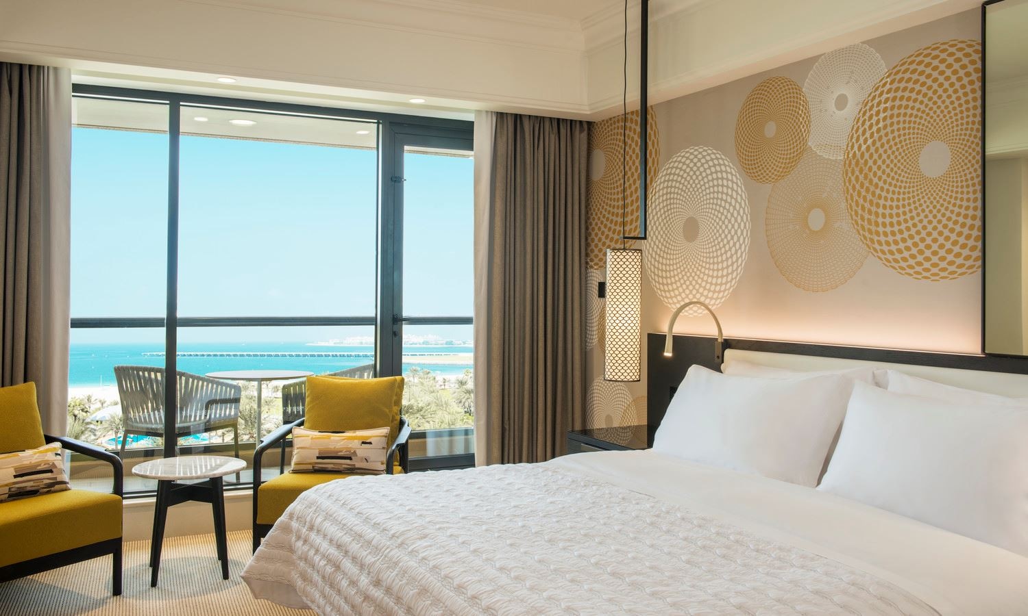 rooms-deluxe-room-sea-view