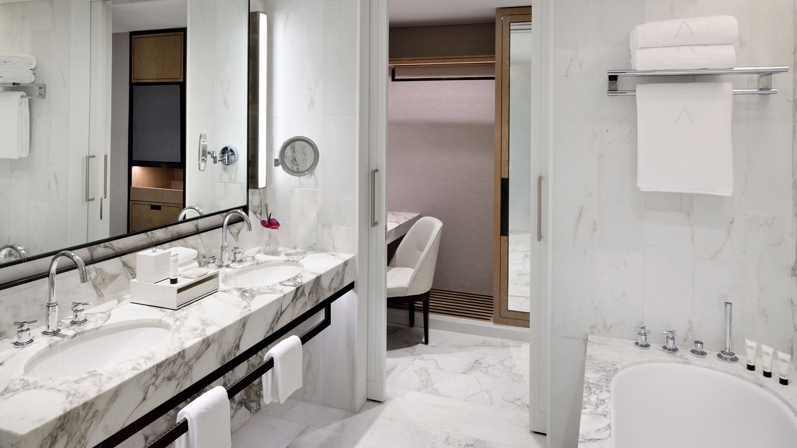 rooms-club-room
