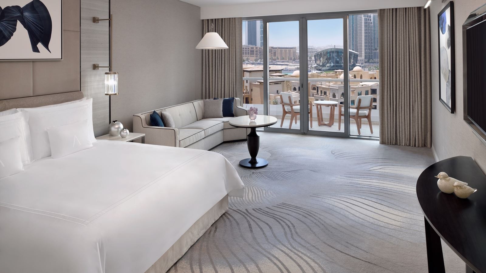 rooms-club-fountain-view-room