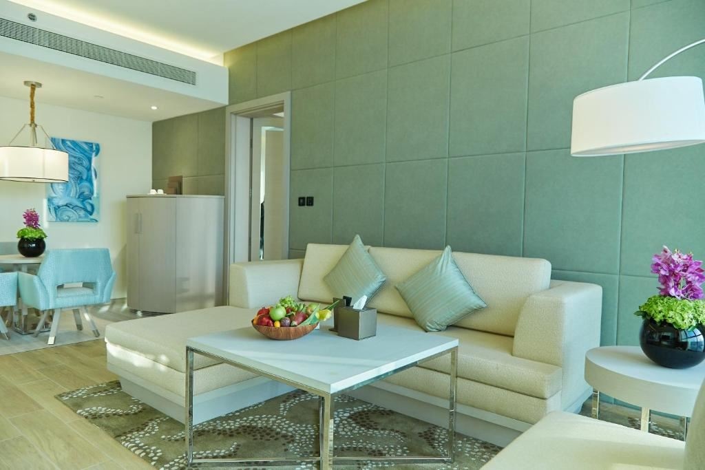 rooms-deluxe-suite
