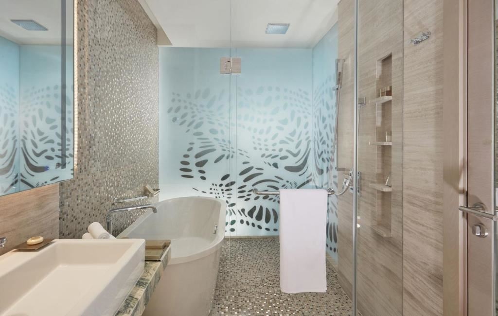 rooms-deluxe-room