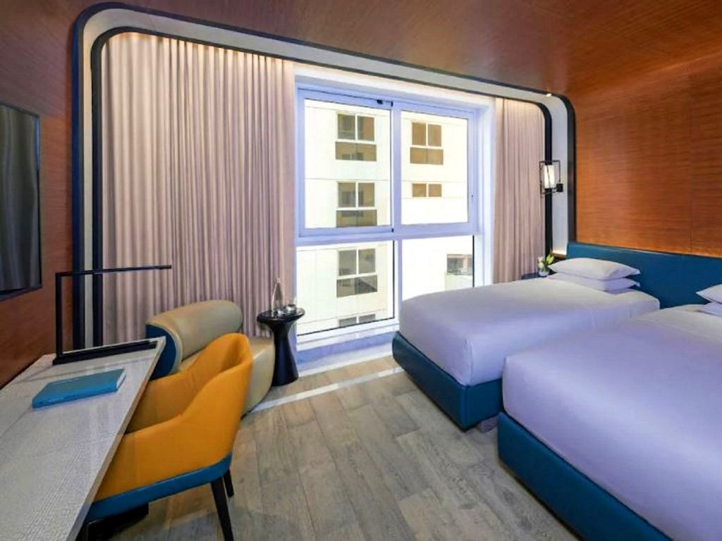 rooms-andaz-room
