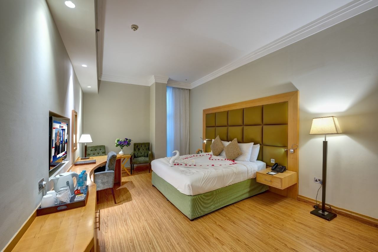 rooms-deluxe-room