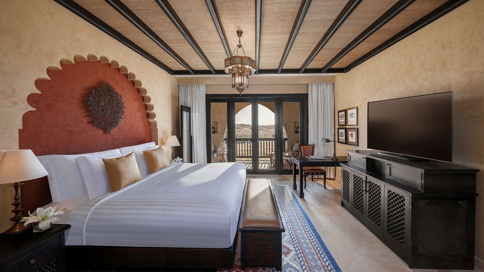 rooms-deluxe-balcony-room