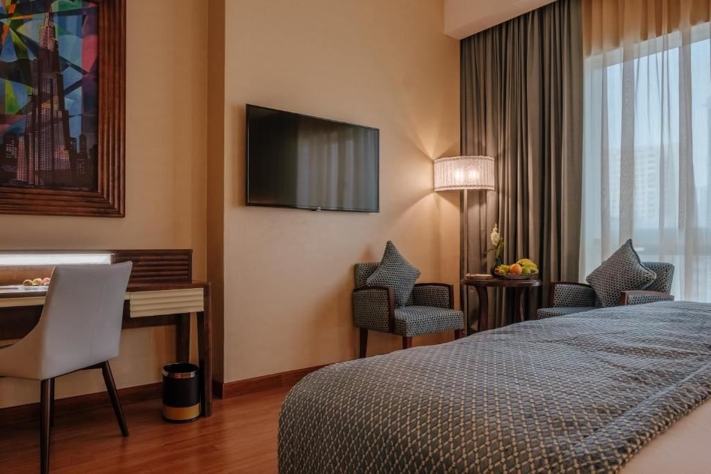 rooms-deluxe-room-marina-view-king