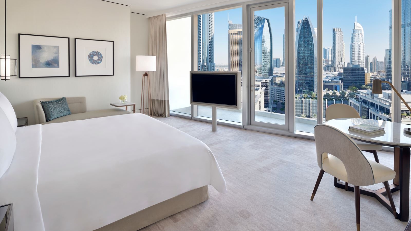 rooms-club-burj-view-room
