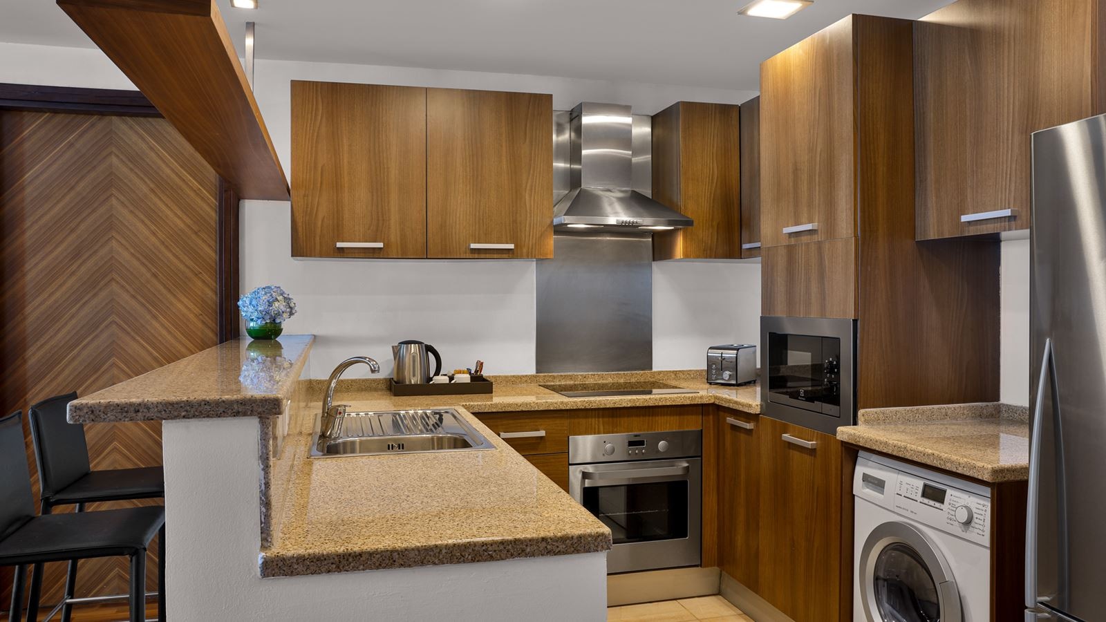 rooms-premier-two-bedroom-sea-veiw-apartment