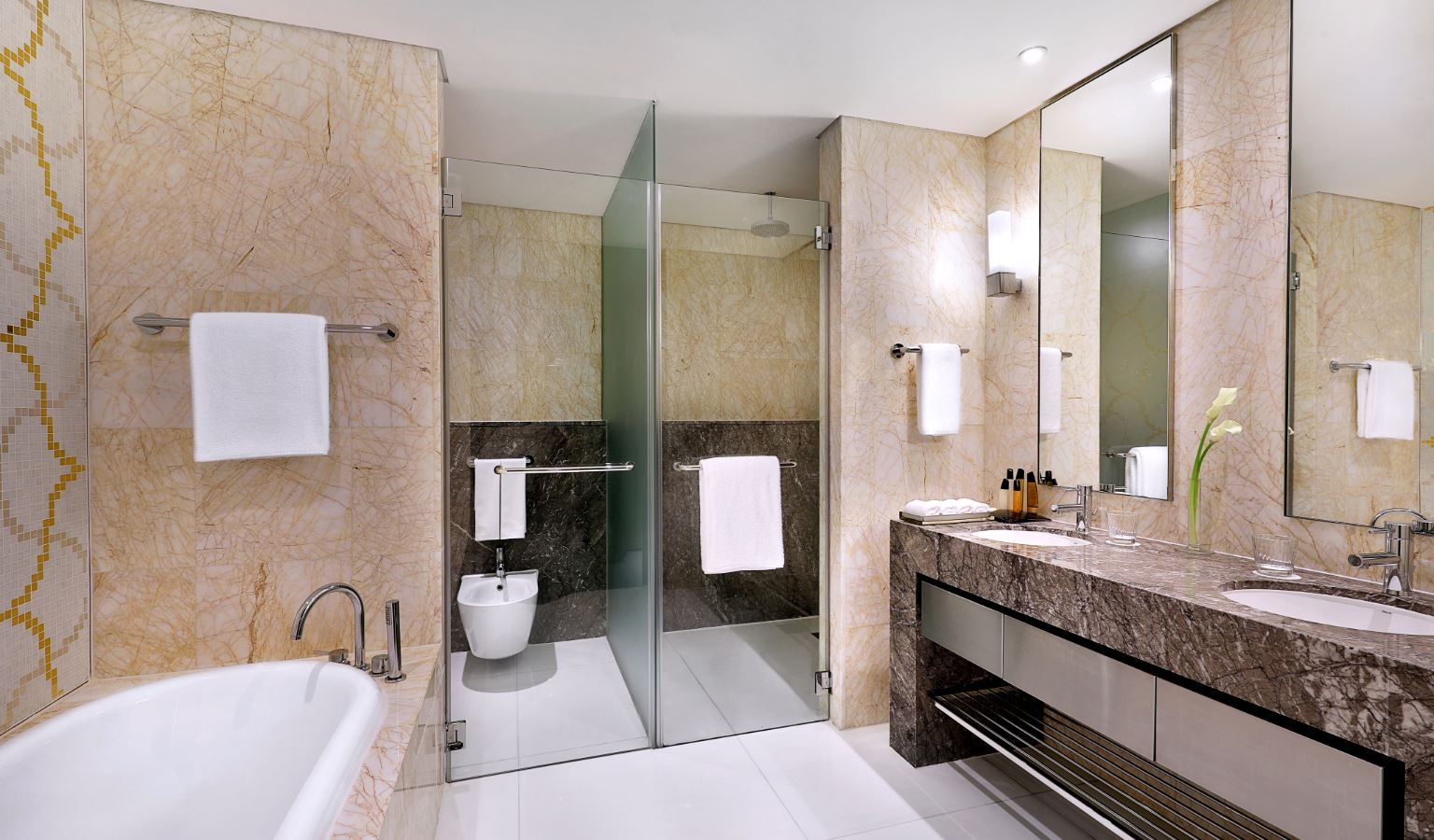 rooms-deluxe-king-room-with-sea-view