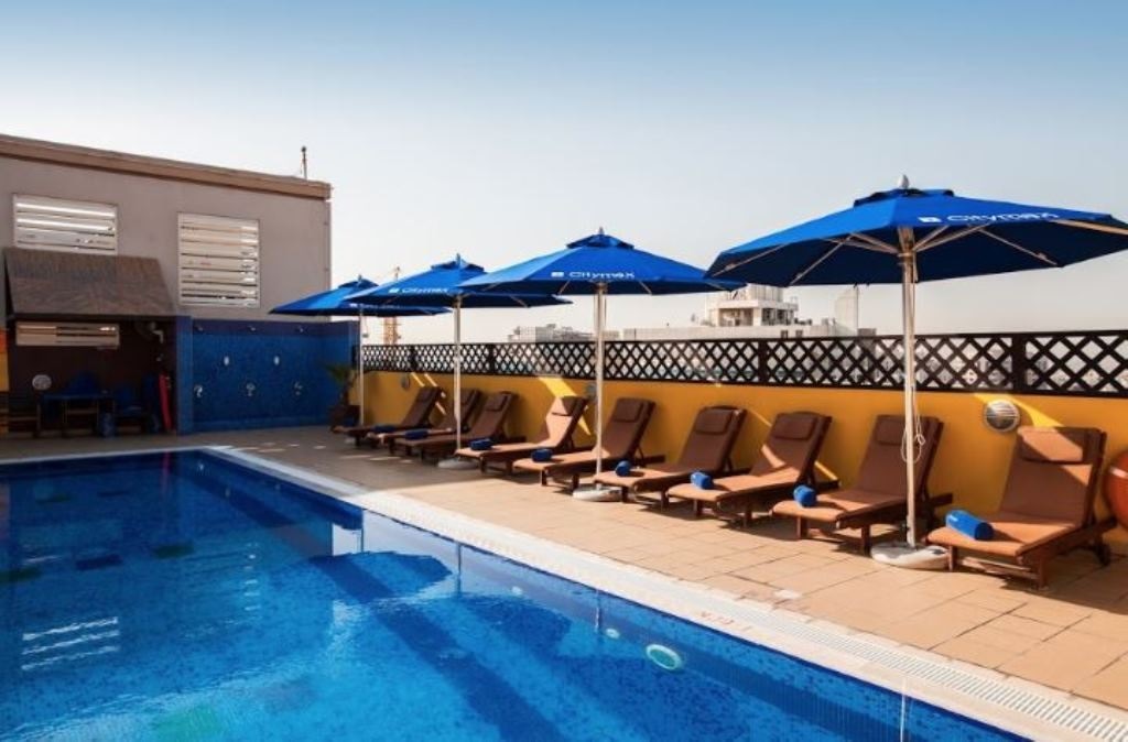 pools-outdoor-pool