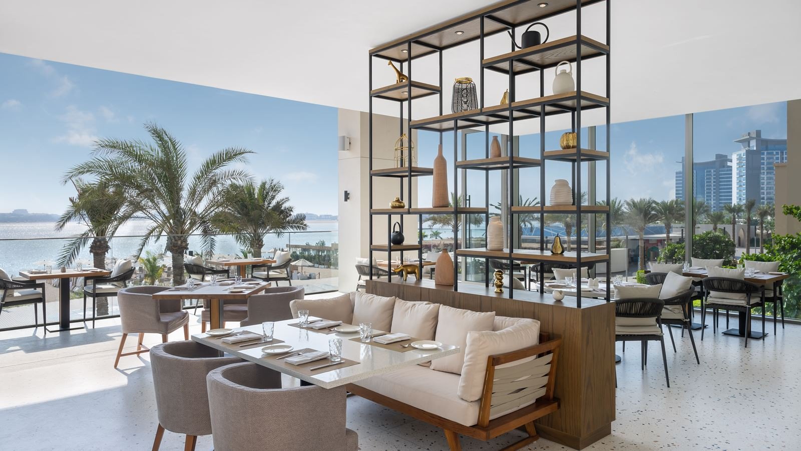 restaurants-the-palm-lounge