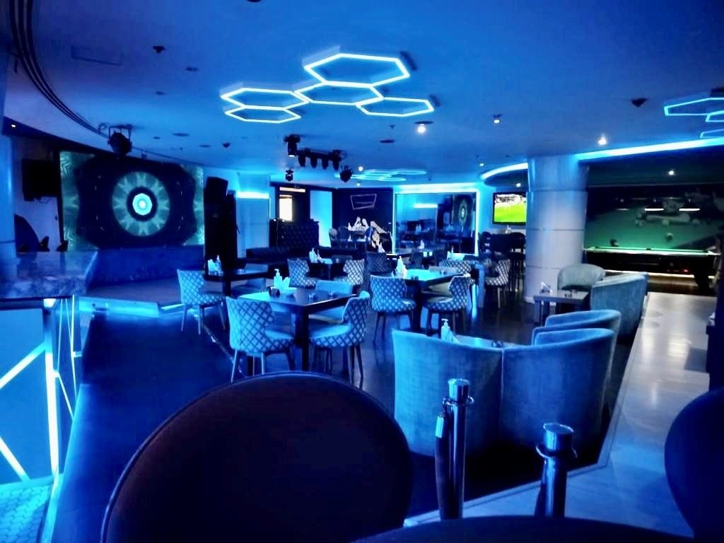 bars-cristina