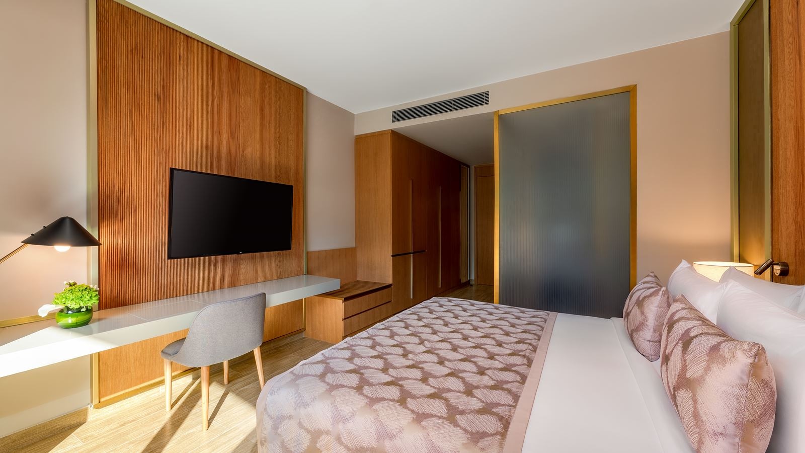 rooms-deluxe-room