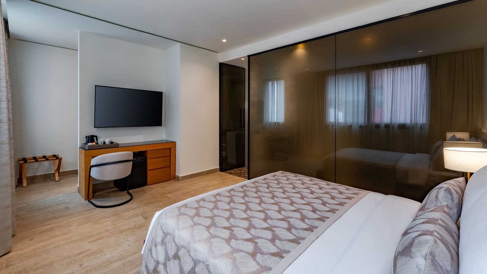 rooms-deluxe-room