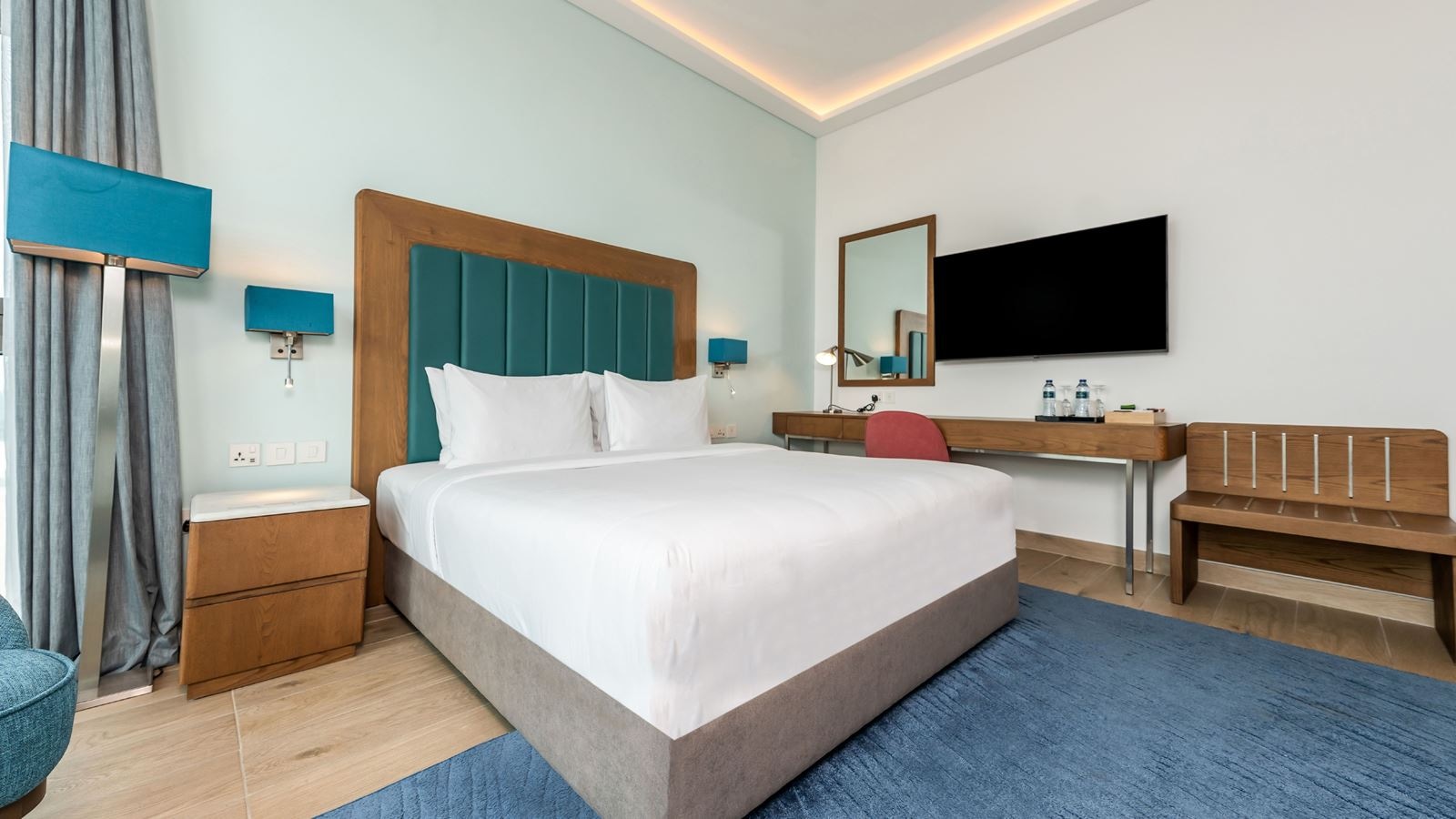rooms-deluxe-room-city-view
