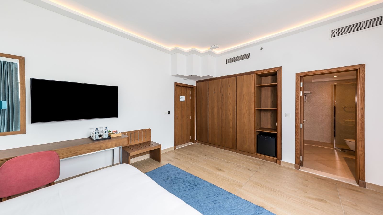 rooms-deluxe-room-city-view