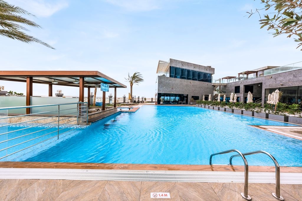 bars-yamba-rock--pool-bar