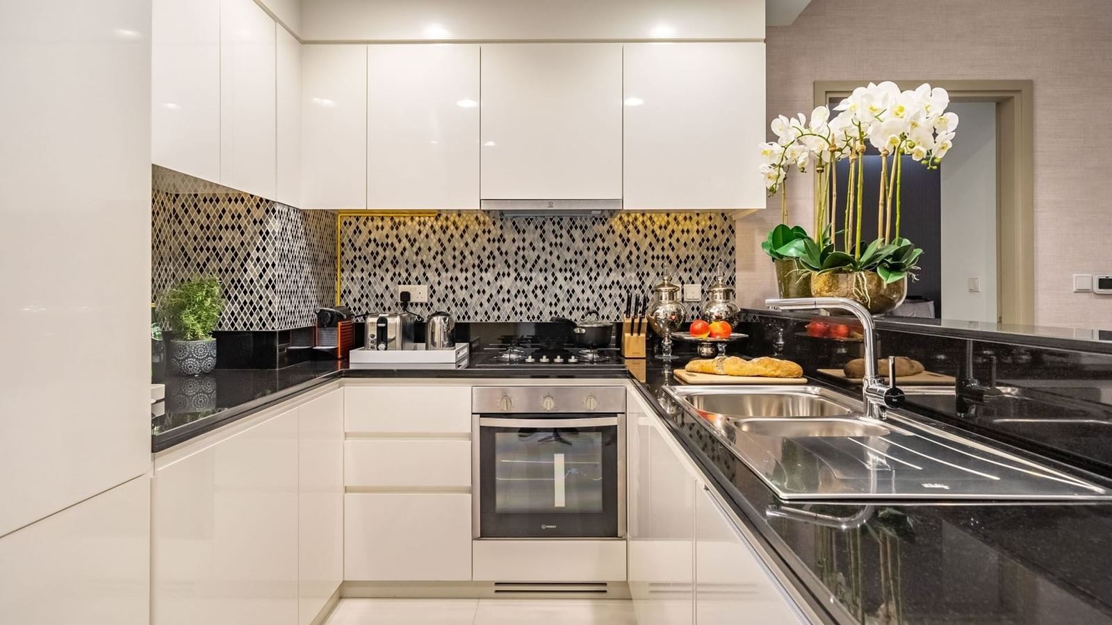 rooms-3-bedroom-city-view