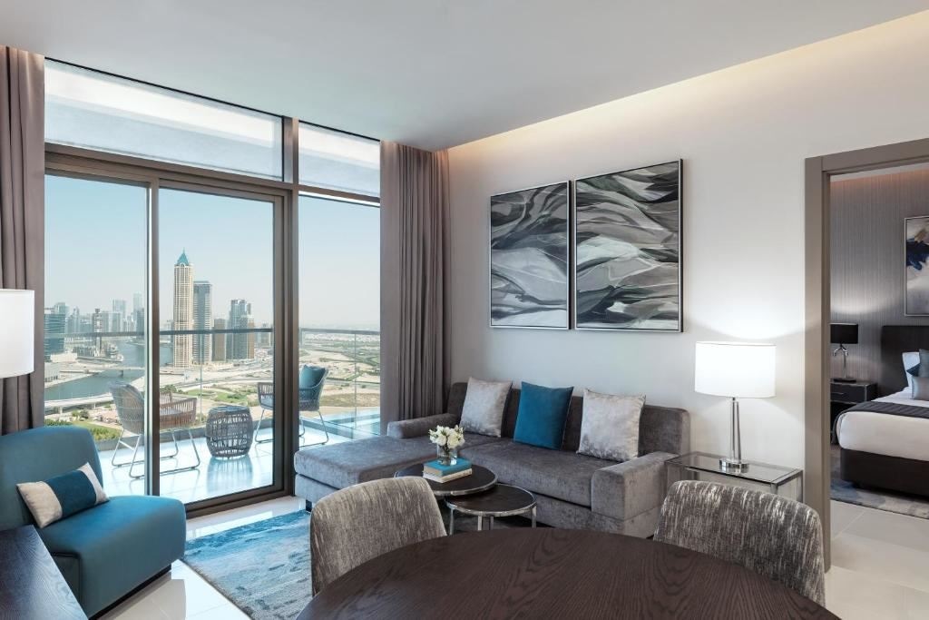 rooms-1-bedroom-canal-view