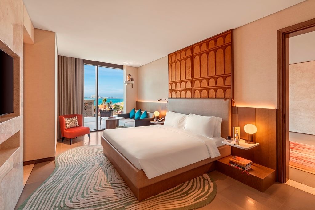 rooms-signature-room-private-pool-and-beach-access