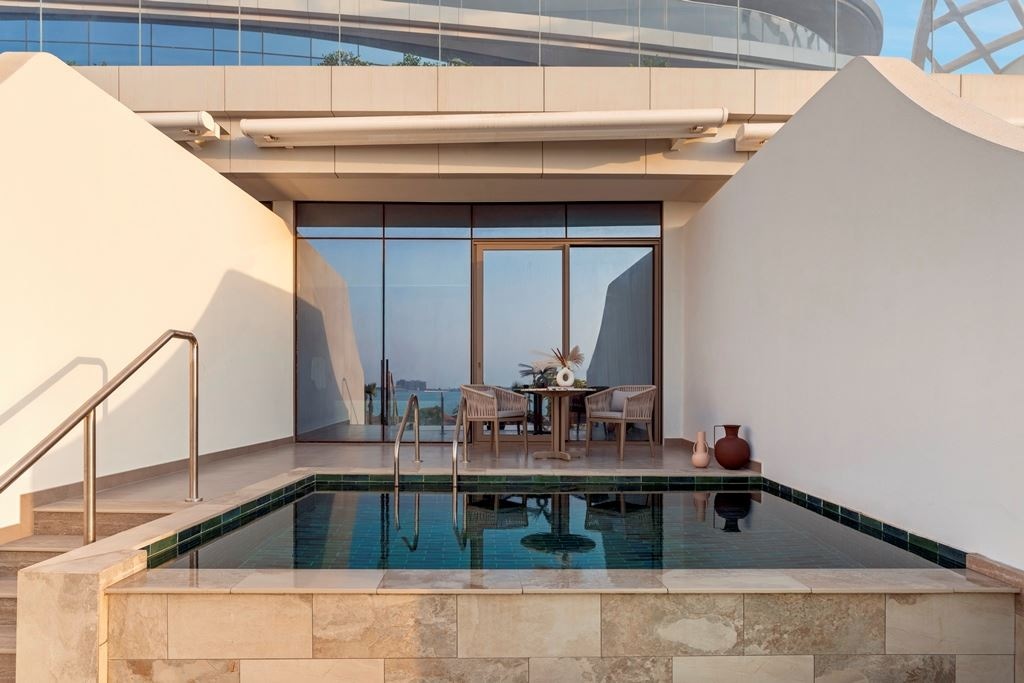 rooms-signature-room-private-pool-and-beach-access