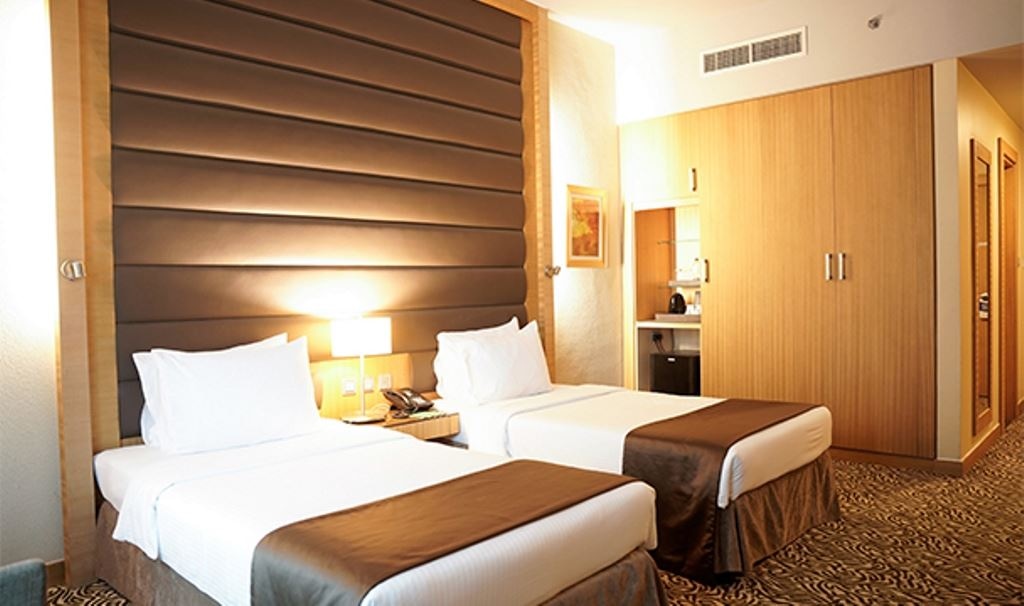rooms-superior-room