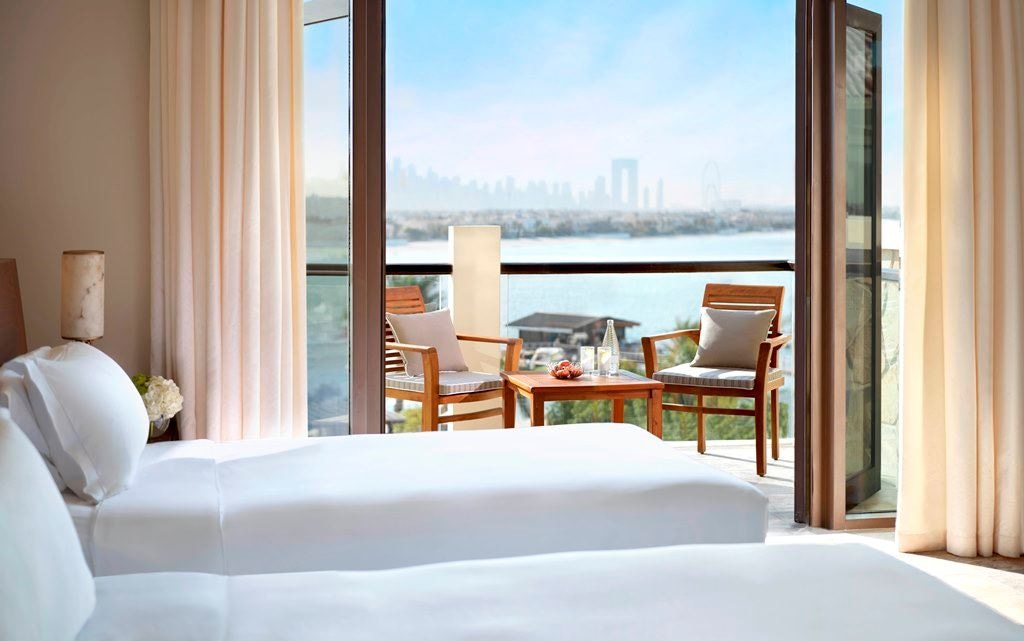 rooms-luxury-palm-view-room