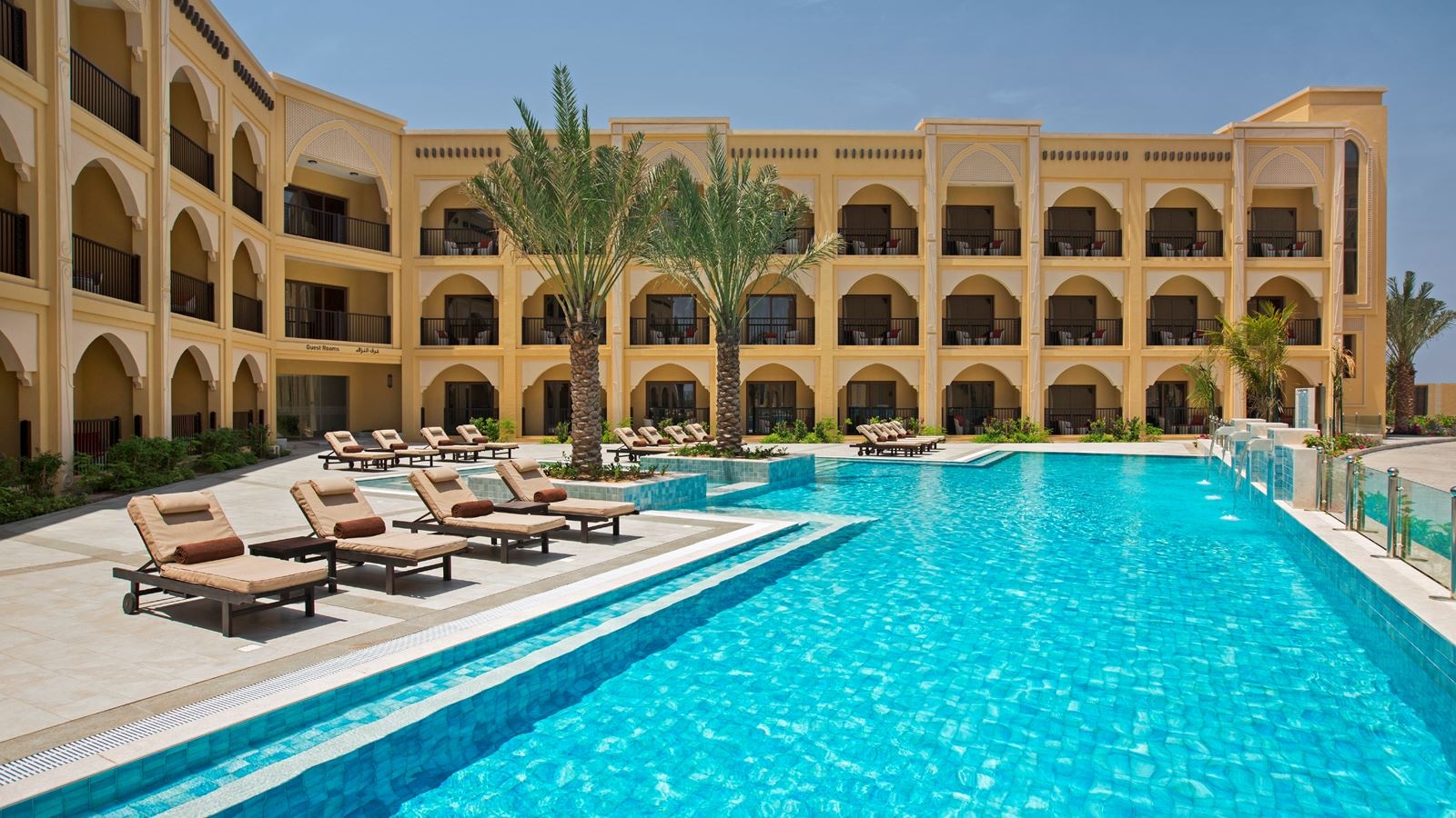 rooms-guest-room-with-pool-view