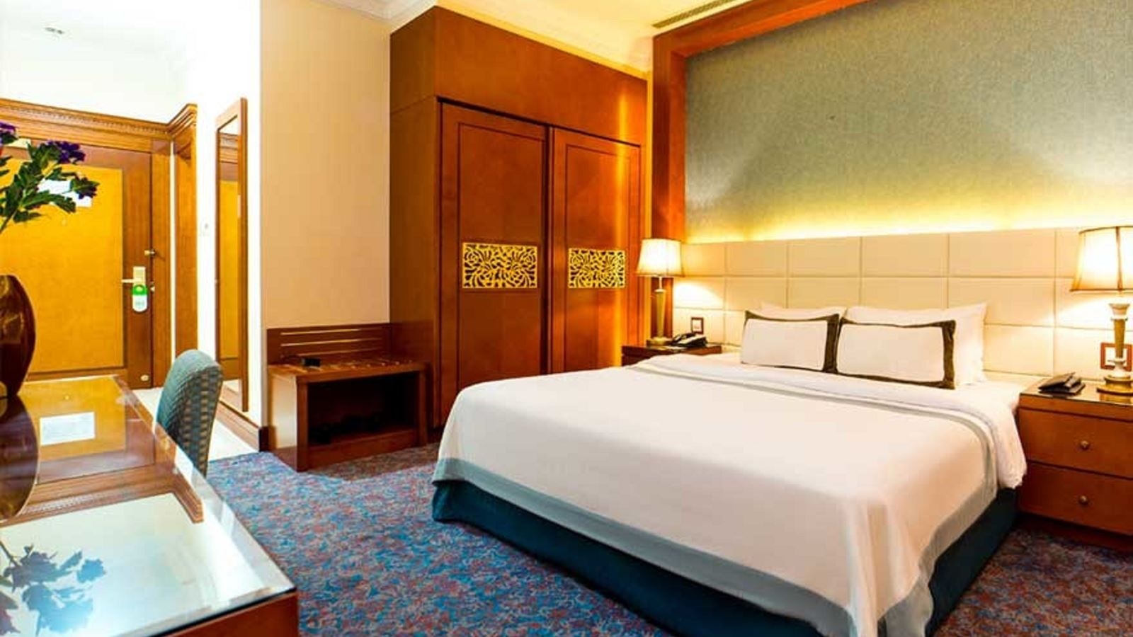 rooms-superior-room