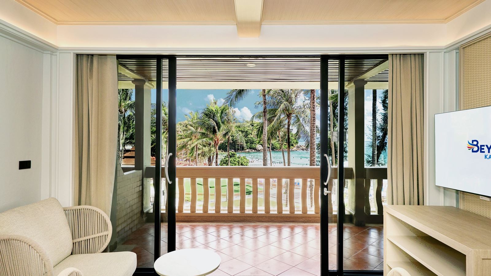 rooms-seaview-suite