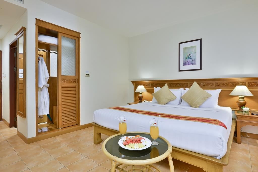 rooms-deluxe-sea-view-room