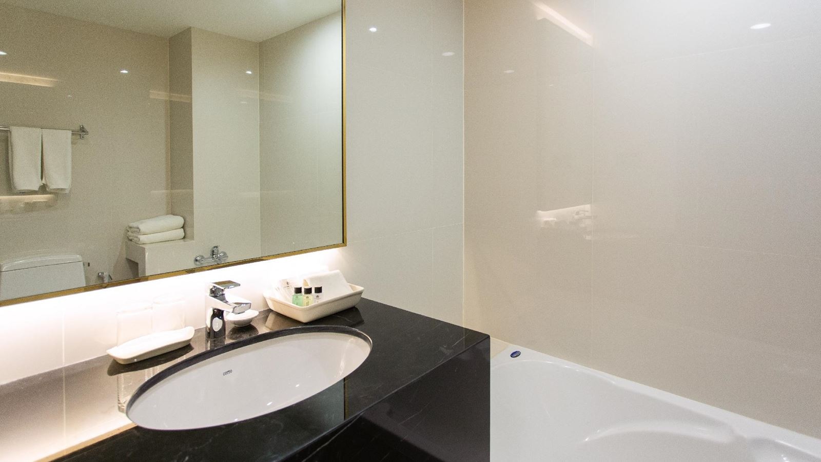 rooms-superior-mountain-view-room