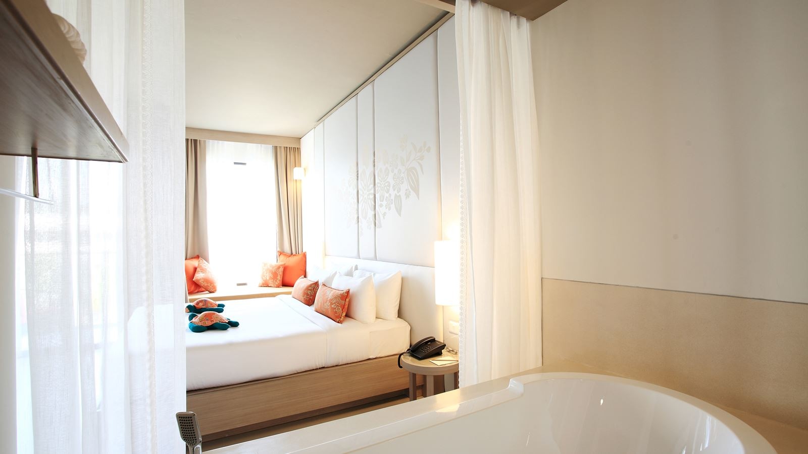 rooms-superior-pool-view