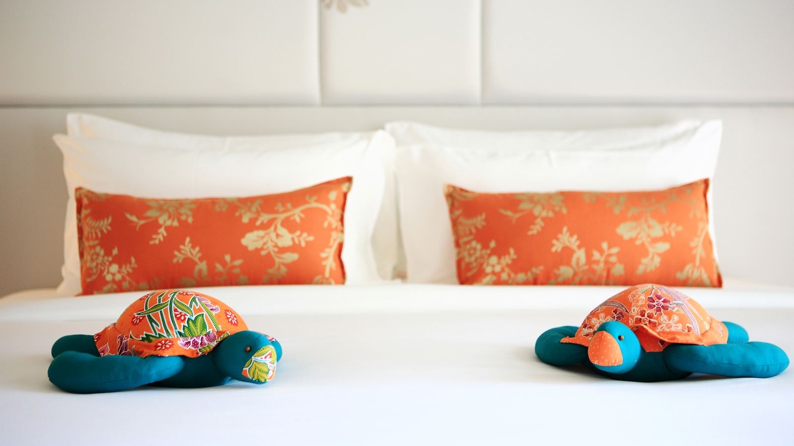 rooms-superior-pool-view