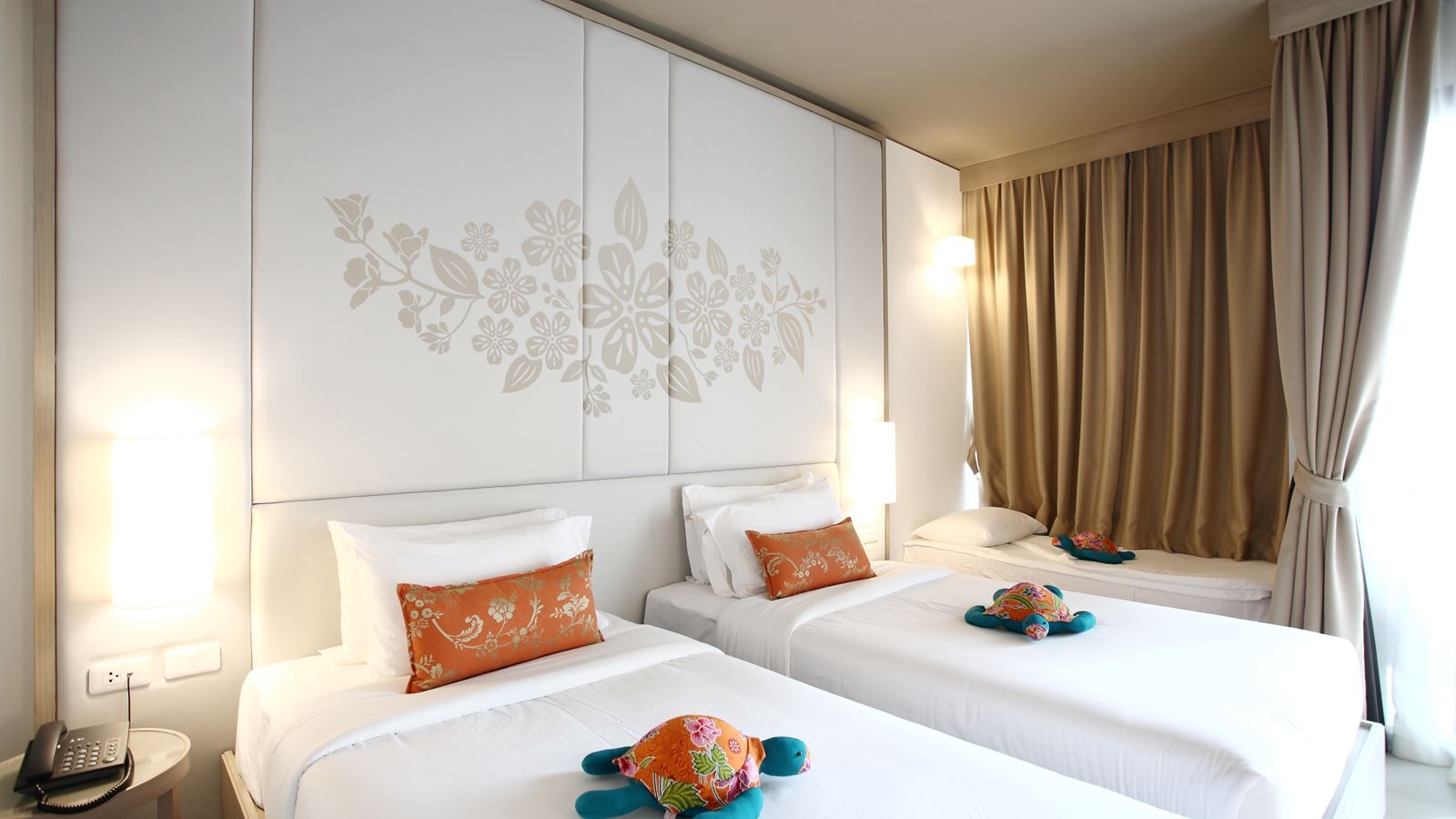 rooms-superior-pool-view