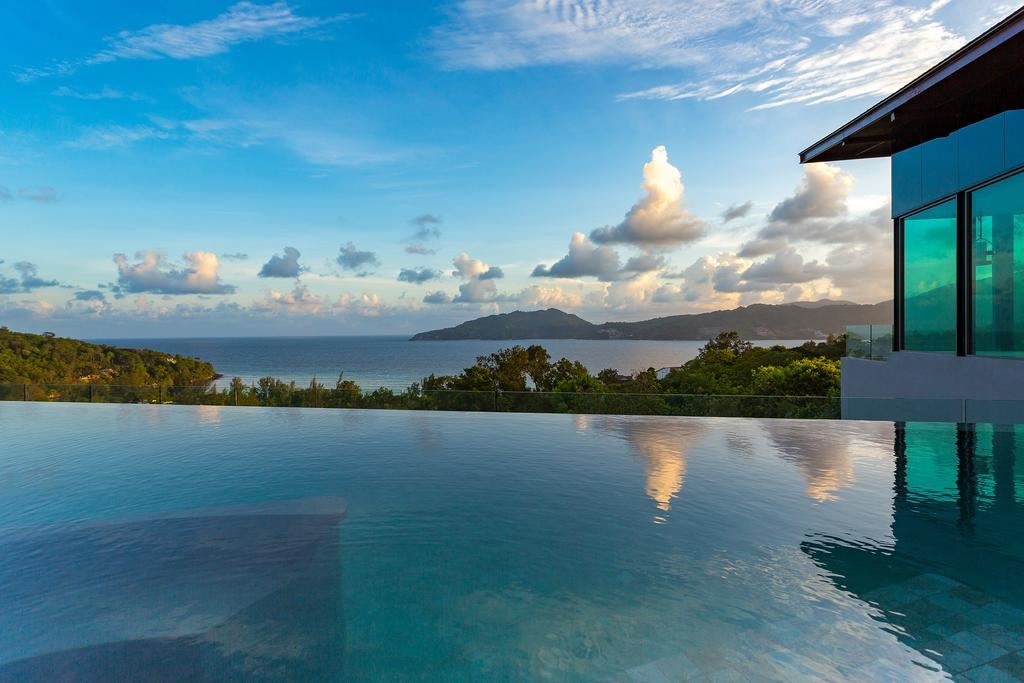 rooms-deluxe-pool-access-sea-view
