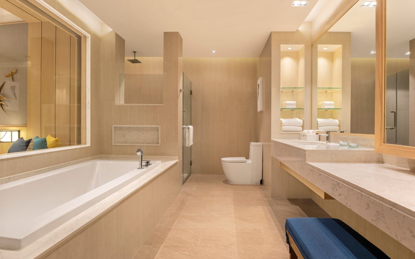rooms-deluxe-guest-room-pool-view--2nd-chd-share-bed