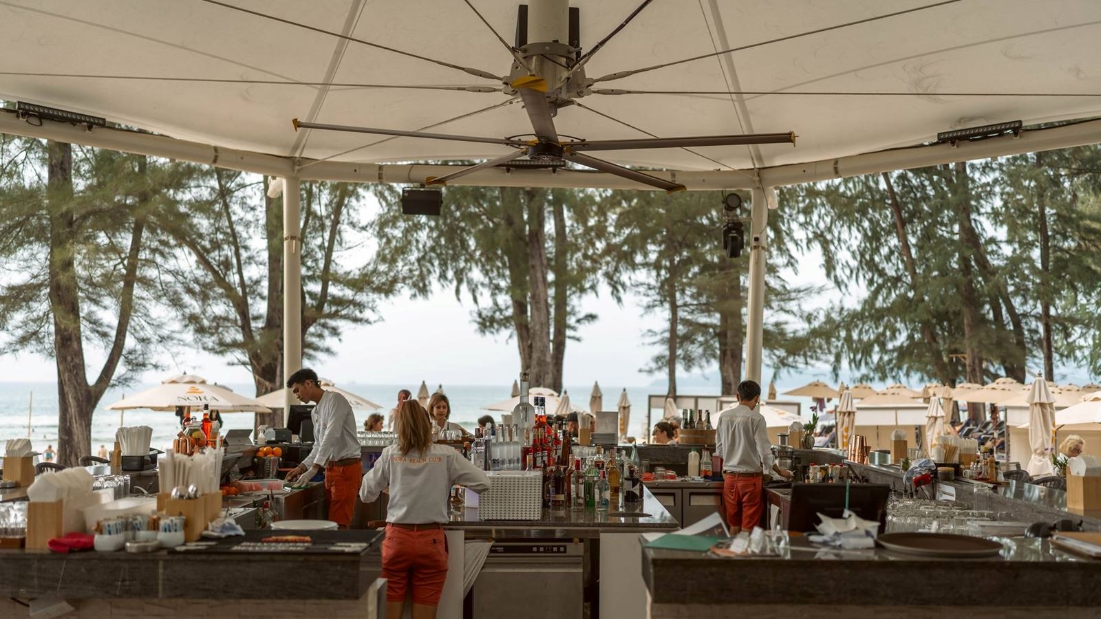 restaurants-nora-beach-club