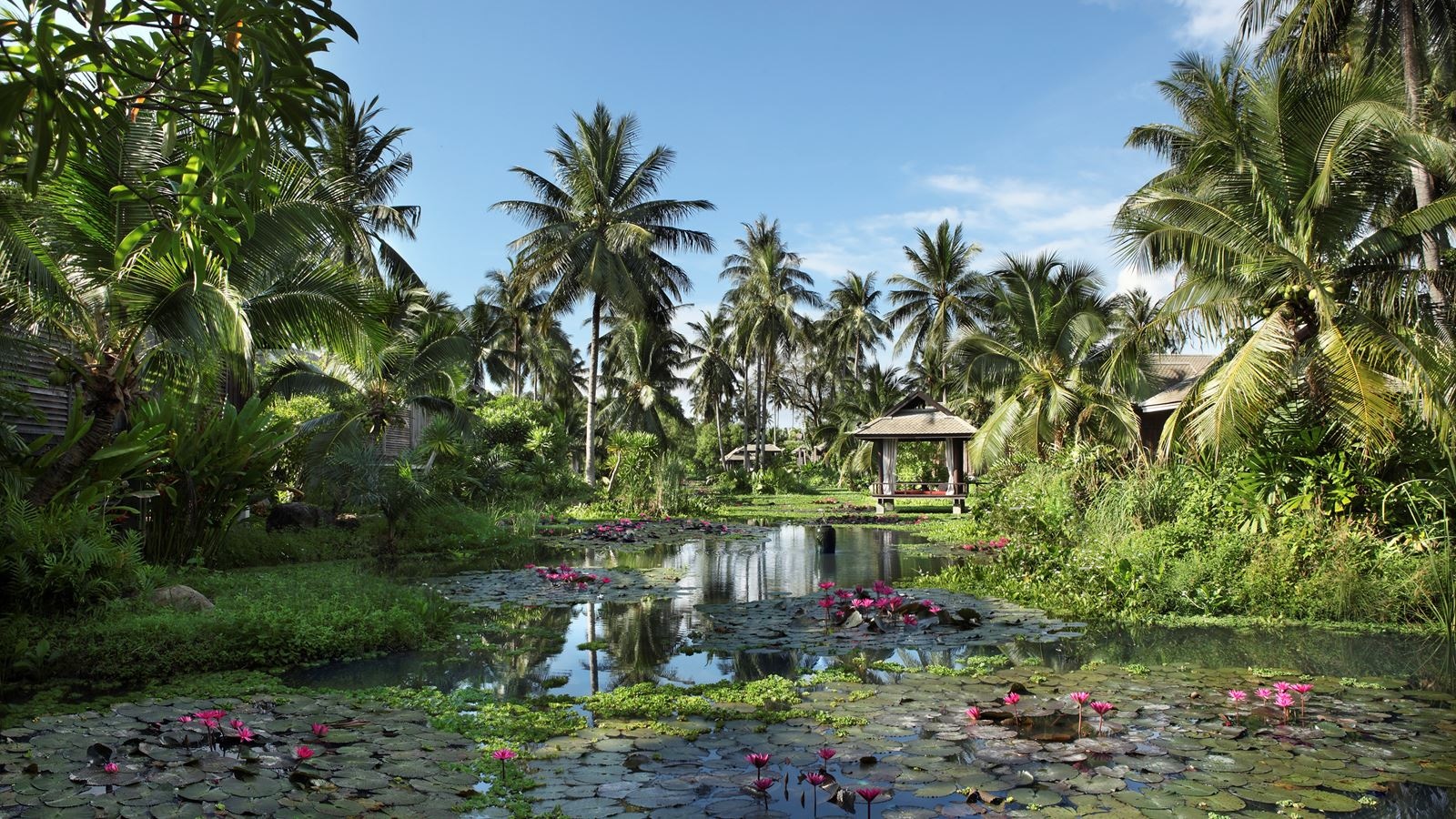 rooms-lagoon-pool-villa