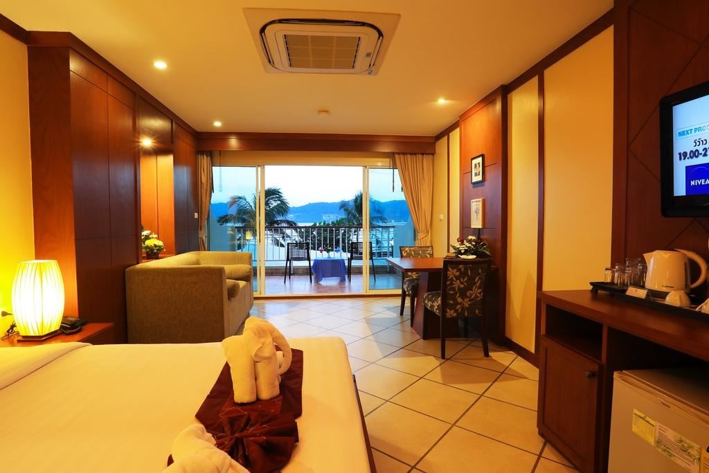 rooms-deluxe-room