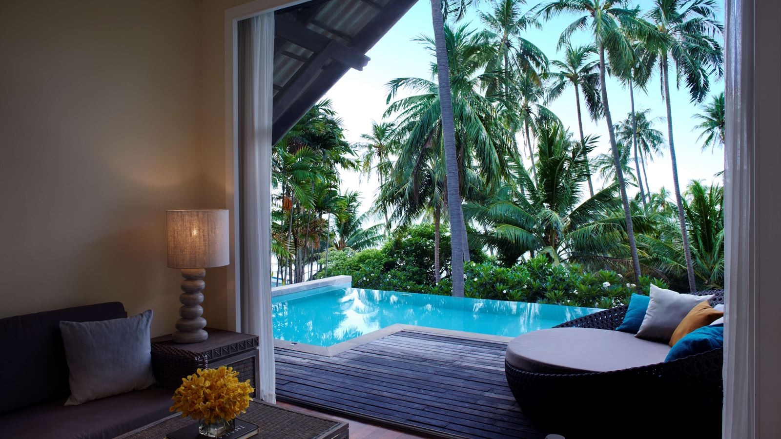 rooms-pool-villa
