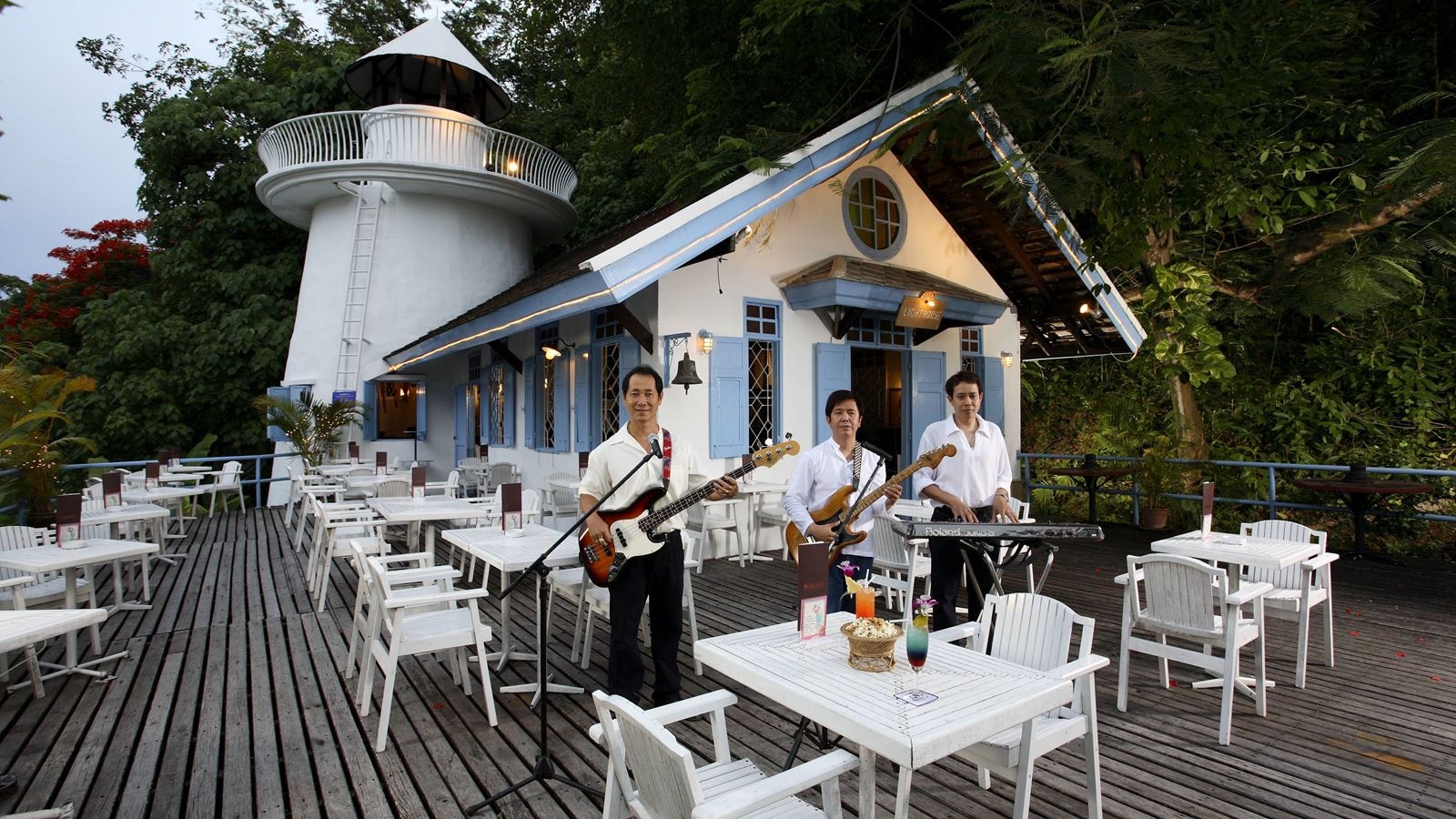 bars-the-lighthouse