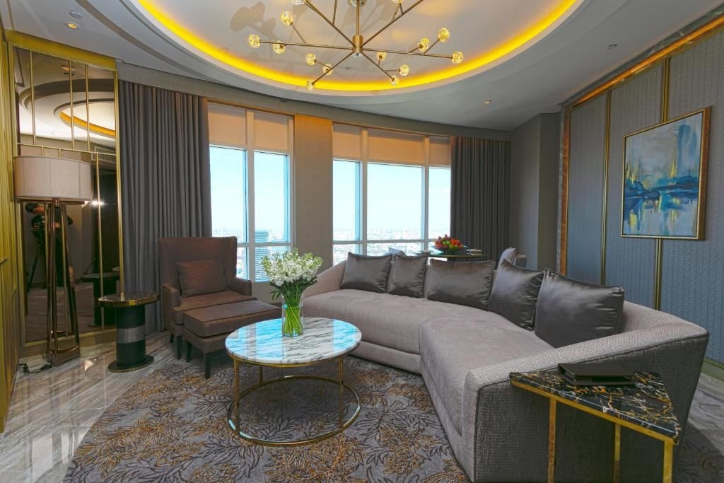 rooms-club-suite