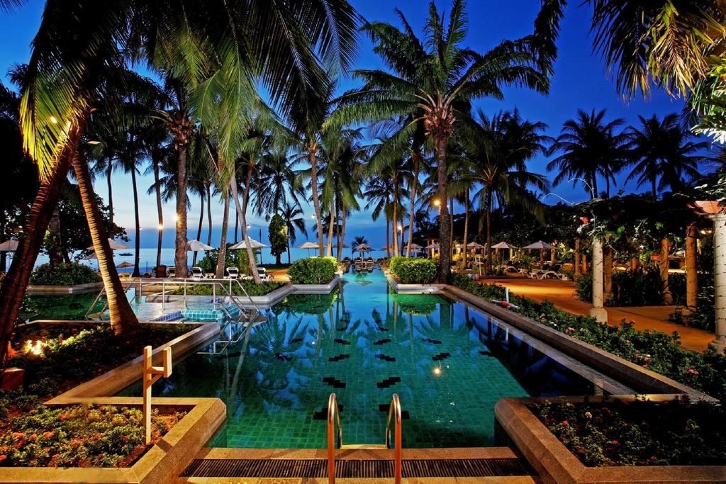 pools-outdoor-pool