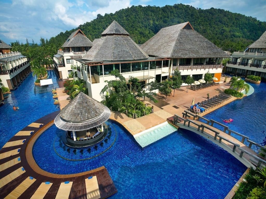 pools-outdoor-pool