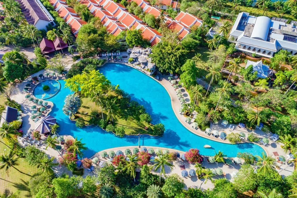 pools-outdoor-pool