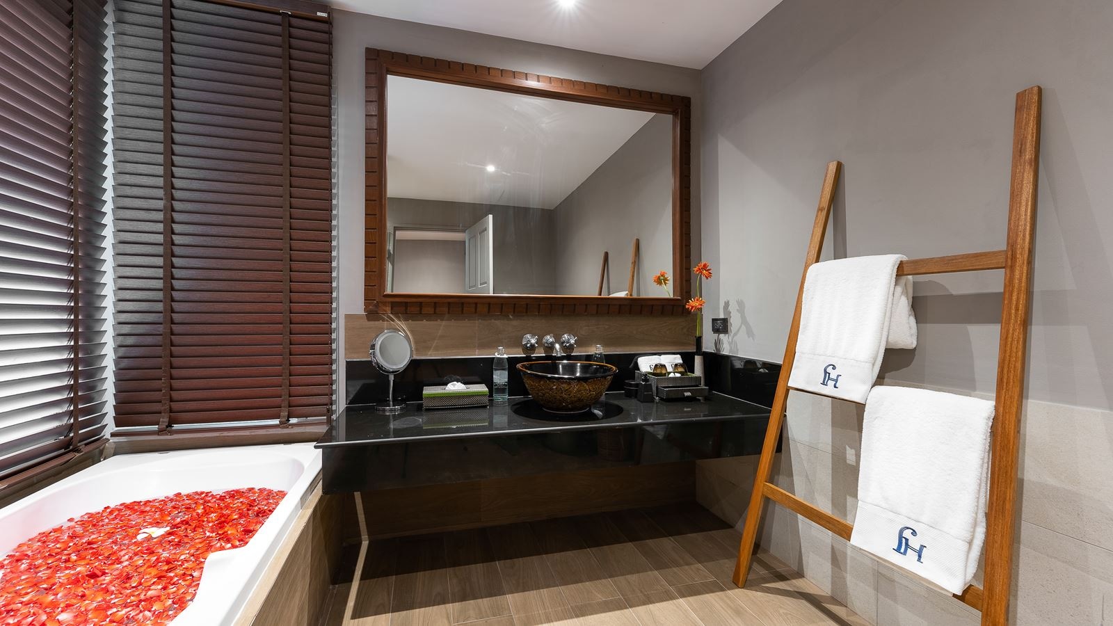 rooms-ocean-suite